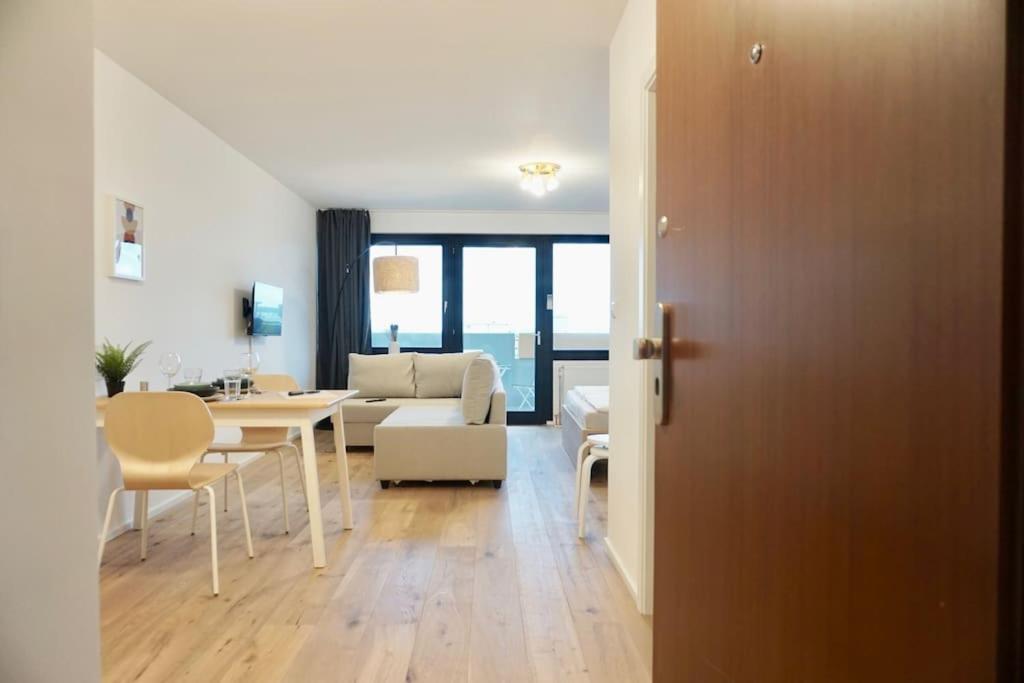 Neu Modernes Apartment In Top Lage, Free Parking Max 1,65M Hoehe Und 1,8M Breite 卡尔斯鲁厄 外观 照片
