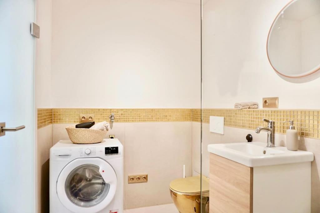 Neu Modernes Apartment In Top Lage, Free Parking Max 1,65M Hoehe Und 1,8M Breite 卡尔斯鲁厄 外观 照片