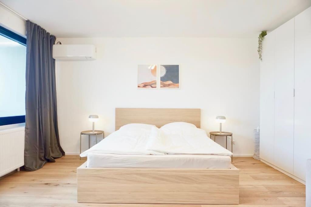 Neu Modernes Apartment In Top Lage, Free Parking Max 1,65M Hoehe Und 1,8M Breite 卡尔斯鲁厄 外观 照片
