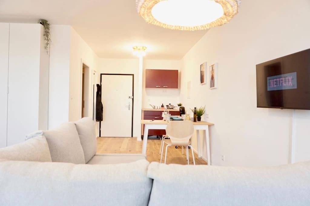 Neu Modernes Apartment In Top Lage, Free Parking Max 1,65M Hoehe Und 1,8M Breite 卡尔斯鲁厄 外观 照片