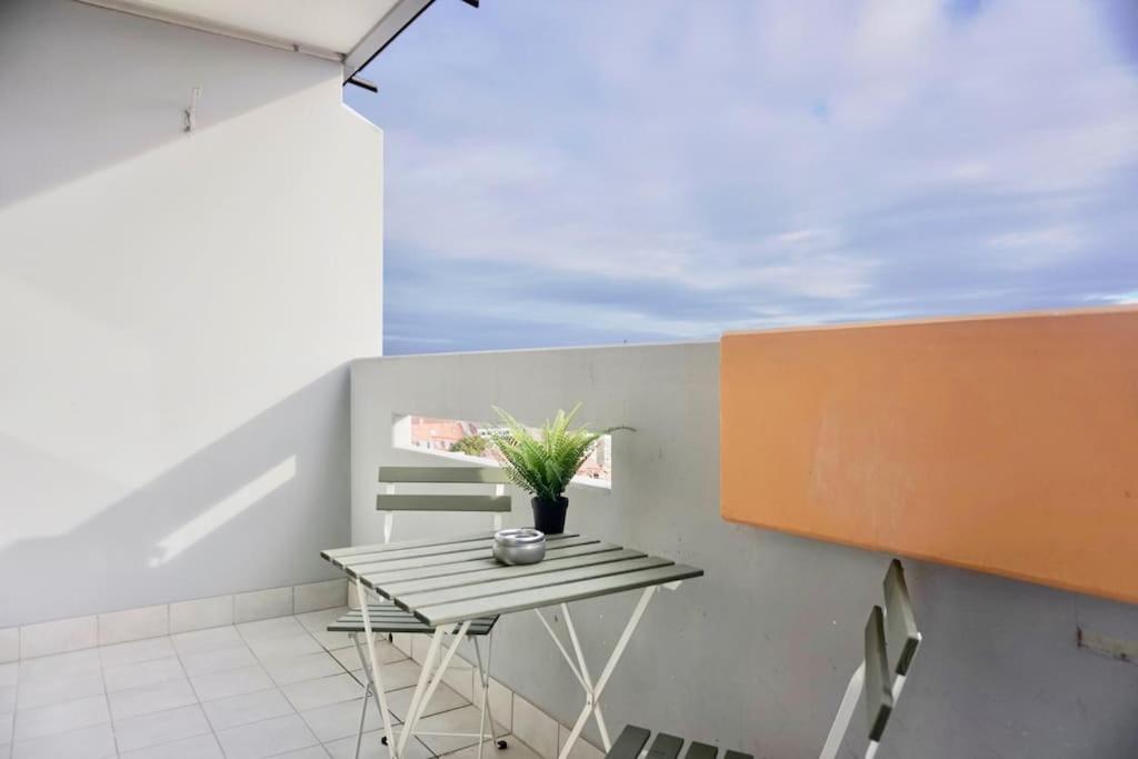 Neu Modernes Apartment In Top Lage, Free Parking Max 1,65M Hoehe Und 1,8M Breite 卡尔斯鲁厄 外观 照片